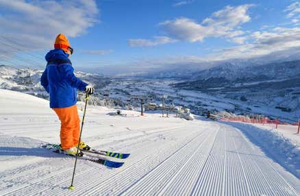 【往復新幹線指定席で行く】ゲレ近!石打丸山 2泊3日【滞在中リフト券付】！レンタルセット＆ウェア付【夕食・翌朝食付】