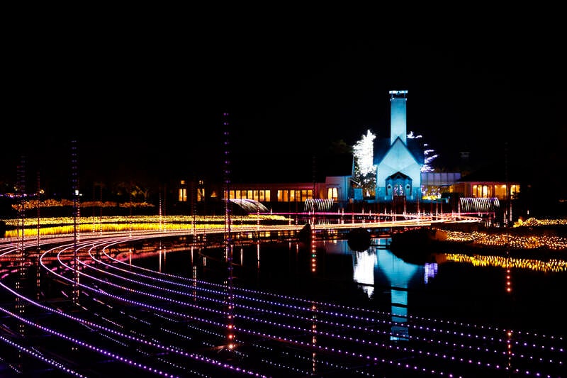 【福井県内発】 国内最大級のなばなの里イルミネーションと熱田神宮・蒲郡いちご狩り食べ放題2日間1