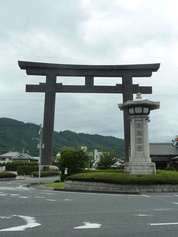 【和歌山市内ルート発】 秋の大和路　紅葉名所「談山神社」「長谷寺」と日本最古の神社「大神神社」　日帰り3