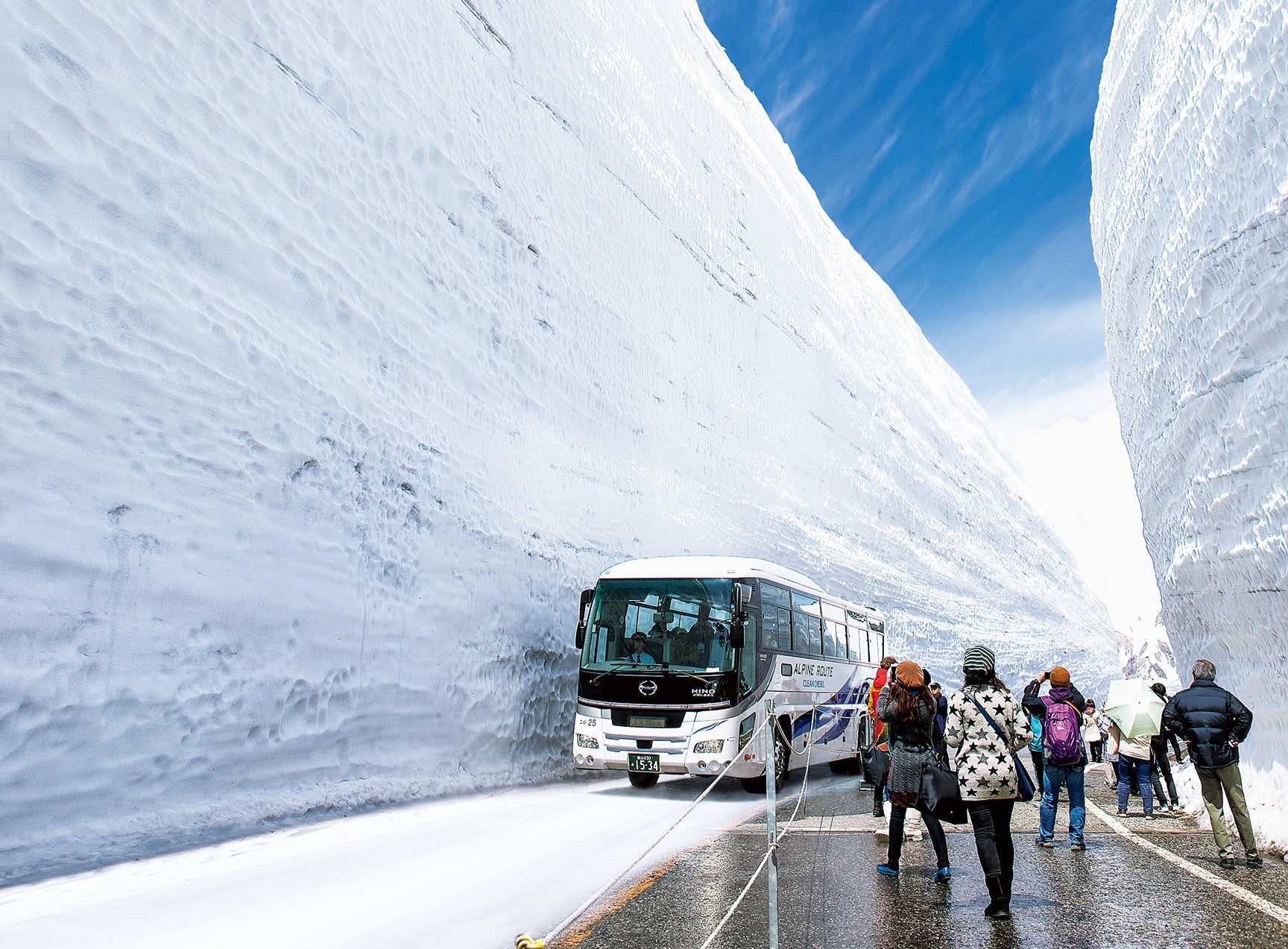 【富山県内発着】立山雪の大谷ウォーク1