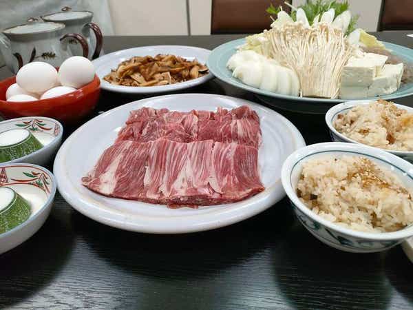 【呉庁舎発】秋の味覚 松茸&黒毛和牛すき焼き食べ放題と日本遺産「吹屋ふるさと村」 日帰り2