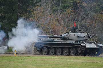 【開設７４周年記念行事。本物の戦車や装甲車などの迫力満点の装備品アトラクションにびっくり！/横浜・たまプラ発】陸上自衛隊土浦駐屯地開設記念行事見学3
