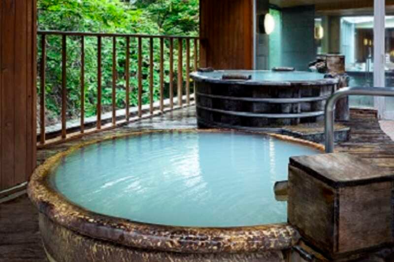 【山梨県内発】 ロマンチック函館と名湯・登別温泉＆湯の川温泉３日間　洞爺湖・室蘭・大沼公園・金森赤レンガ倉庫群・五稜郭公園・函館朝市・函館山100万ドルの夜景2