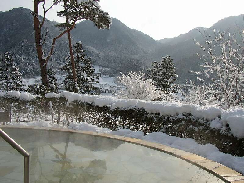 【富山・高岡・砺波エリア発】 ”ウマ”いもん Ａ５ランク〇〇牛ランチ と　ご当地食べ歩き　”馬〇〇温泉”　ご入浴！うま年に行く！新春ミステリー　日帰り2