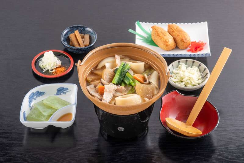 【神奈川県内・町田発】 圧巻の桜のトンネル！赤城南面千本桜 ノスタルジックな伊香保温泉石段街でぶらり食べ歩き  よみうり伊香保温泉キャンペーン開催！伊香保温泉まつり　日帰り2