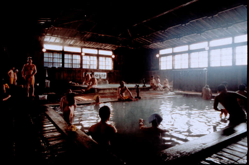 【広島空港発】 酸ヶ湯温泉と白銀の世界！津軽鉄道ストーブ列車＆八甲田アイスモンスター３日間1