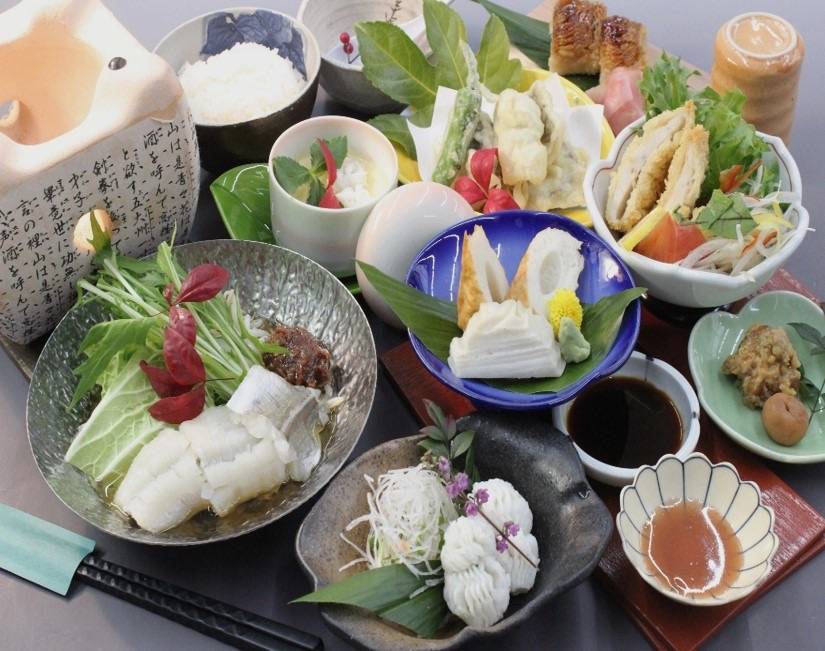夏のグルメ＆フルーツてんこ盛り！お中元ミステリーツアー【JR高槻・枚方市・河内磐船発】1