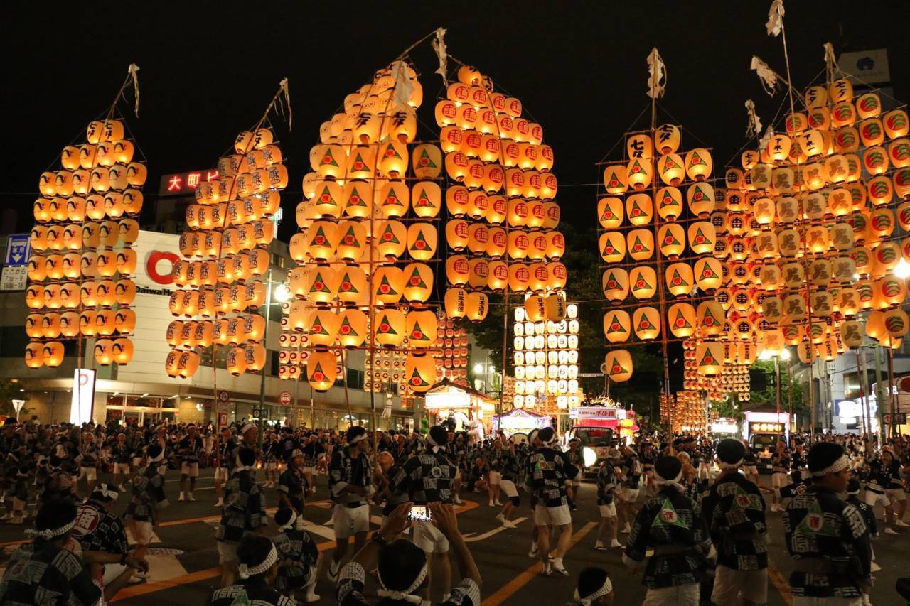 東北が誇る熱き夏の競演 東北四大夏祭り　青森ねぶた・秋田竿燈・山形花笠・仙台七夕祭りと角館・中尊寺・厳美渓4日間【新大阪・京都発】2
