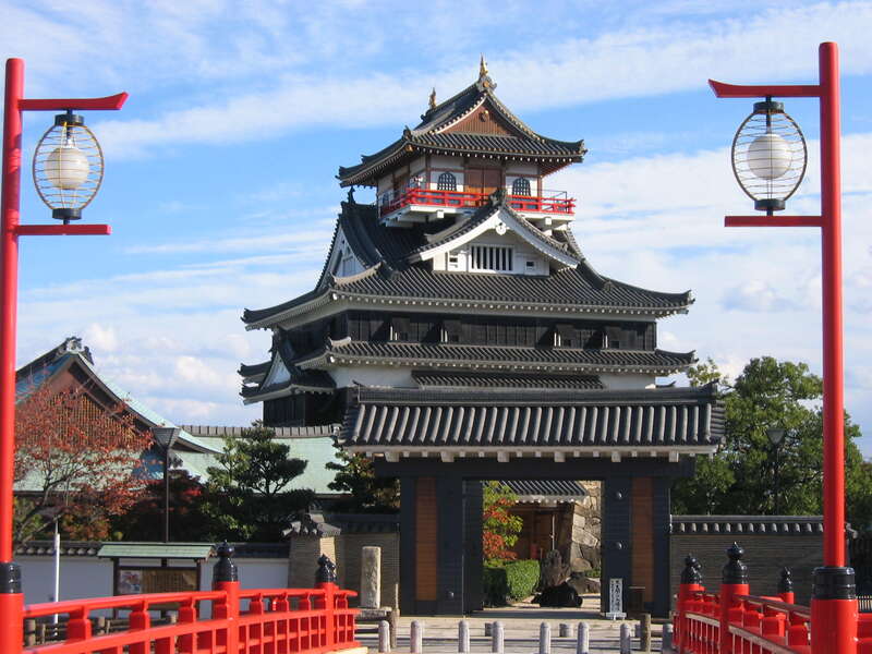 【富山県内発】 国内最大級の煌めき！なばなの里イルミネーションと　熱田神宮・伊勢神宮外宮内宮両参り２日間3