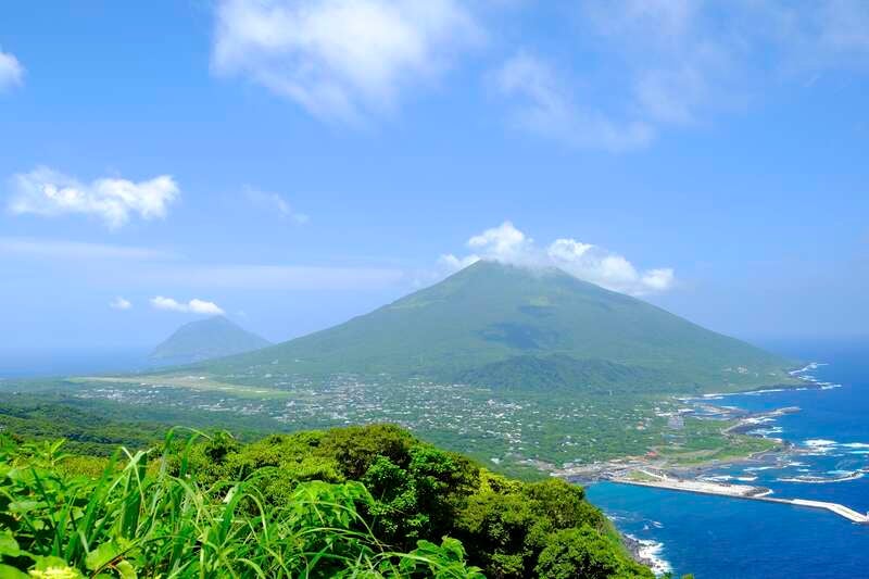 【山形空港発】 《ひとり旅》絶景の離島・東京亜熱帯の八丈島のんびり周遊・絶景温泉入浴３日間1