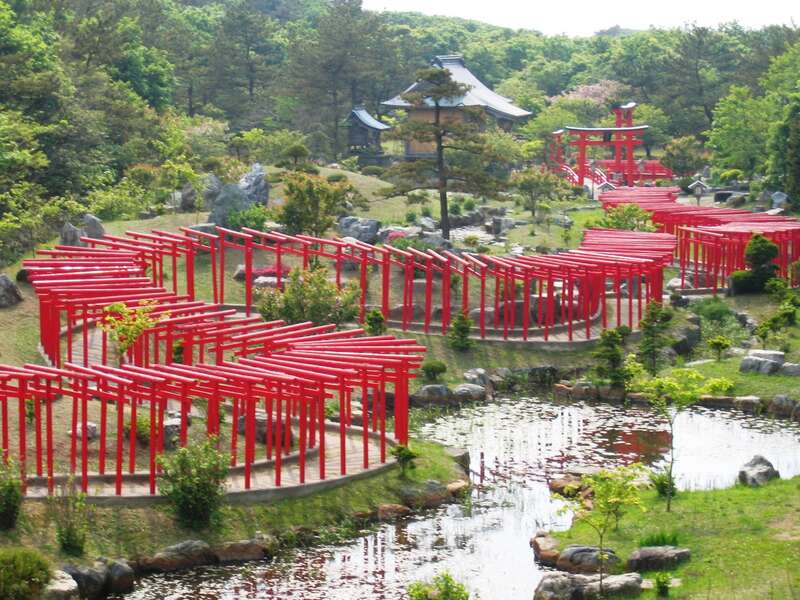 【岩手県・新幹線駅発】 一生に一度は見たい花絶景＆絶景鉄道 松前藩屋敷“浮き紫陽花”とJR五能線リゾートしらかみ（3日間）3