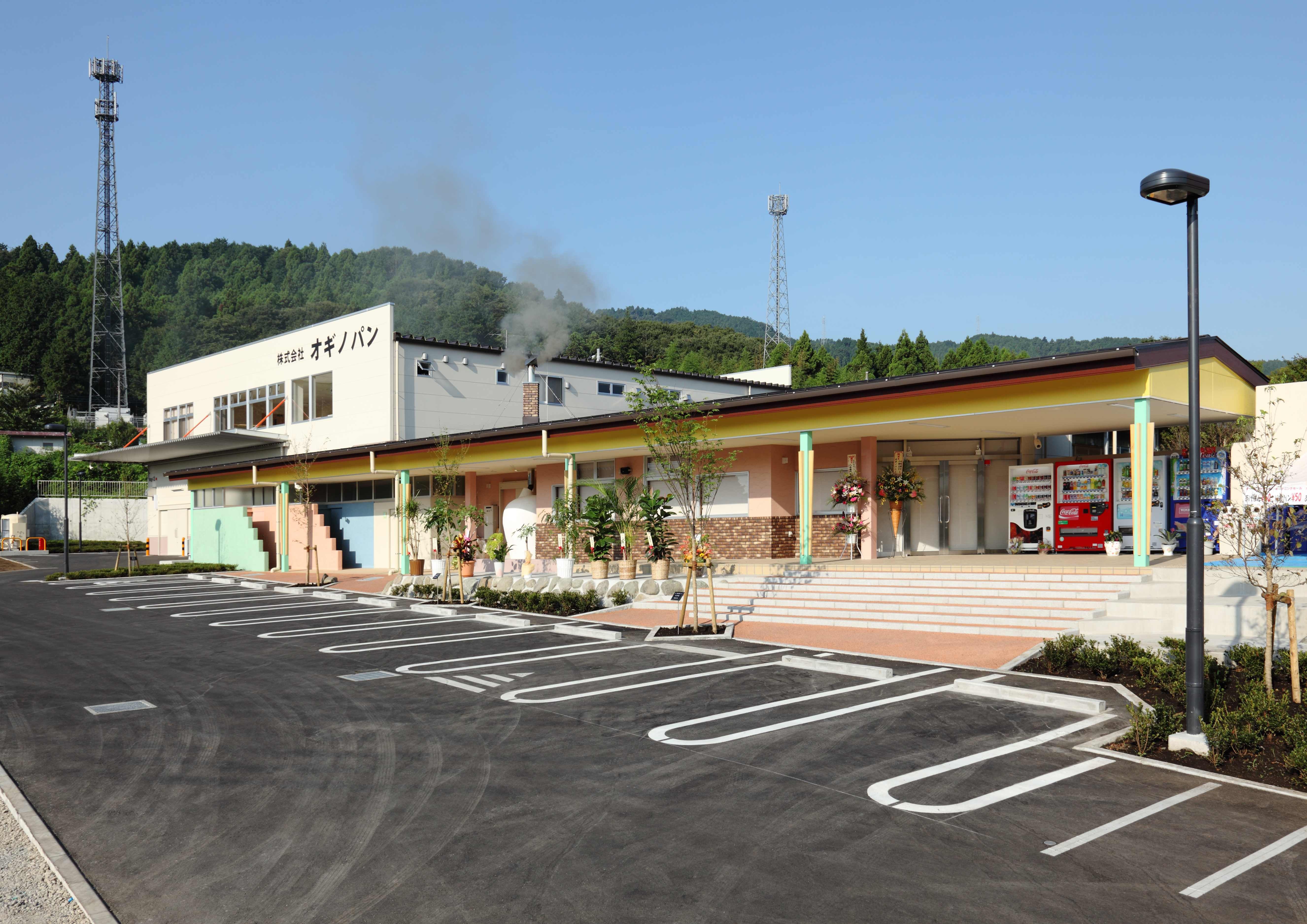 【茨城県内発】 かながわ老舗＆名店工場直売所お買い物ツアー 「オギノパン」「鎌倉ハム」工場見学＆老舗和菓子「亀屋万年堂」2