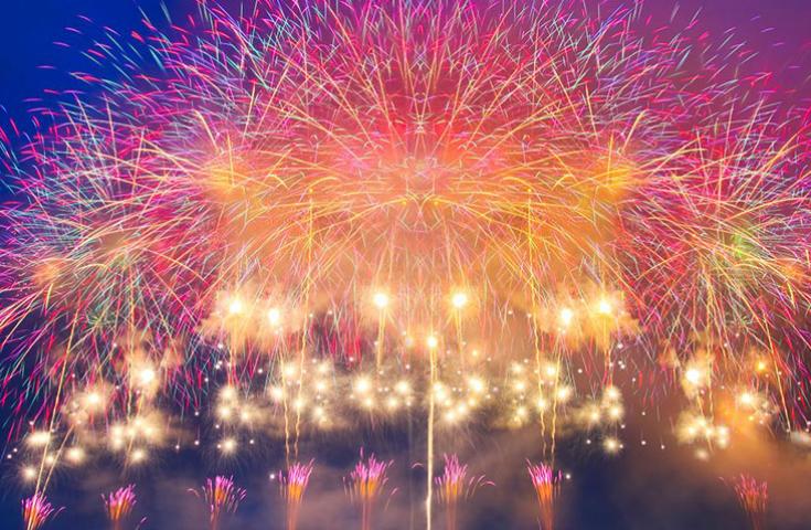 [西梅田発]≪大花火を自由に観覧≫打ち上げ数日本最大級「諏訪湖祭 湖上花火大会」日帰りバスツアー(観覧席なしプラン)1
