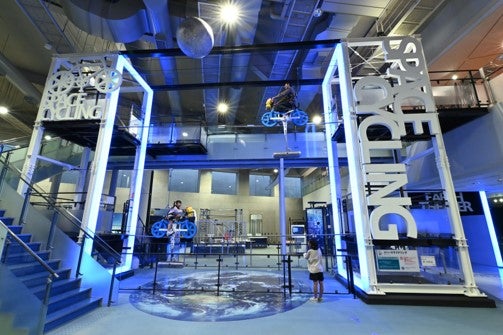 【直方・小竹・新飯塚・飯塚発】 シャインマスカット＆ぶどうのお持ち帰り！和彩はな蓮で佐賀牛を食す旅の残暑見舞いバスツアー　日帰り2