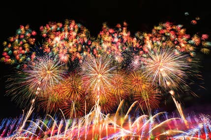 ★催行決定★【東京駅発】 『第97回全国花火競技大会　大曲の花火/テーブル席プラン』全国から選び抜かれた花火師が日本一を目指す日本三大花火大会！東京駅発/復路夜行バスツアー