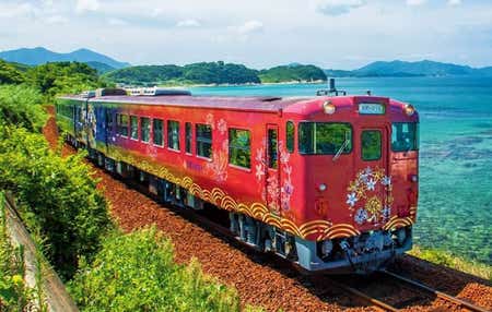 【日帰り／博多発着(新幹線・在来線利用）／添乗員同行】 タイムスリップ！蒸気機関車”SLやまぐち号”＆人気観光列車○○のはなし 山 口 県 観 光 列 車 みどころ大周遊 満 喫 鉄 道 の 旅！