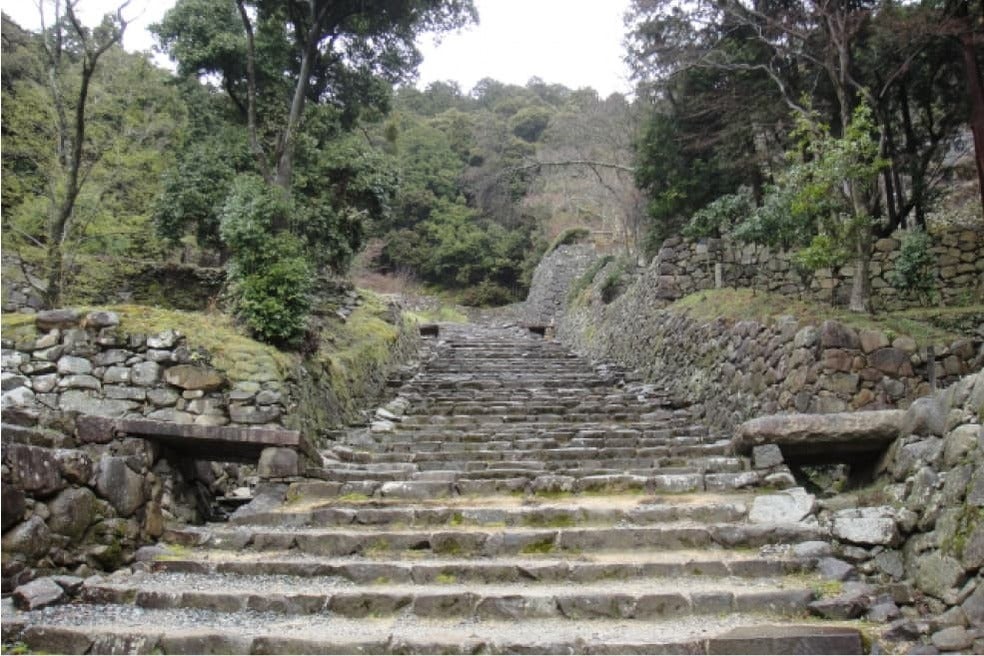 ＜滋賀＞小堀遠州作名勝庭園　石の寺 教林坊秋の特別公開【垂水･名谷･西鈴蘭台出発】2