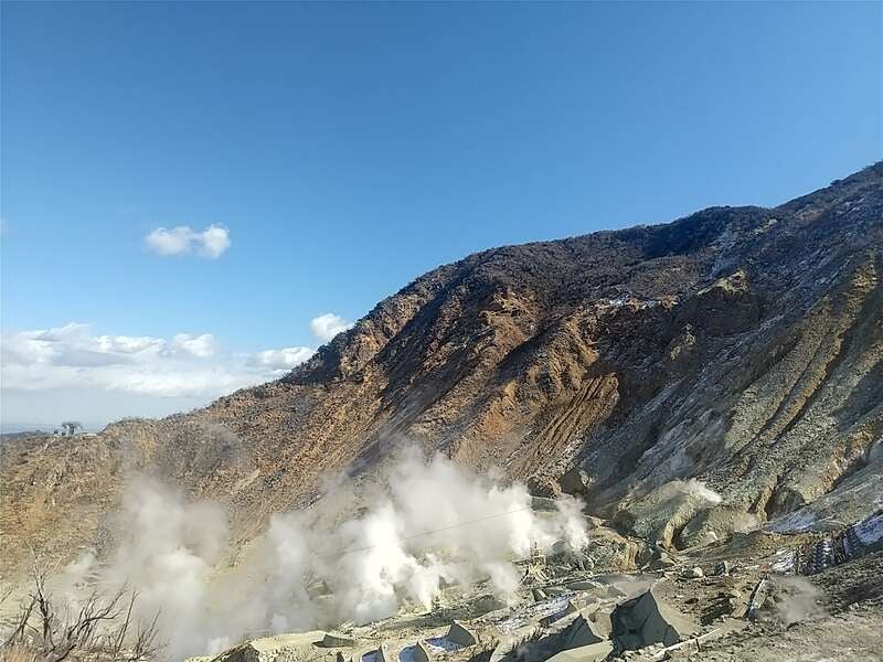 【滋賀県内発】 極上の冬富士と箱根名湯美食旅～時之栖イルミネーション・ラリック美術館と名物食べ歩き2日間1