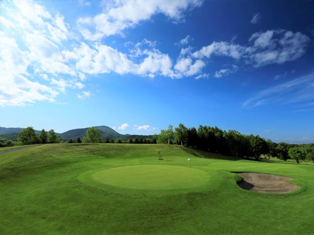 ■【現地払い0円・全行程バス送迎付き】ユニ東武ゴルフクラブ・カートセルフ×真駒内カントリークラブ・カートセルフ　１泊２プレー2