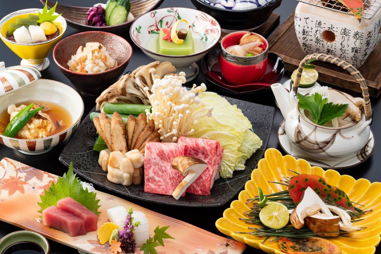 湯の花温泉「渓山閣」で食す！選べる「松茸会席」と温泉入浴！ベストシーズン！秋の「美山かやぶきの里」【久宝寺・近鉄八尾・八戸ノ里・新石切発】2
