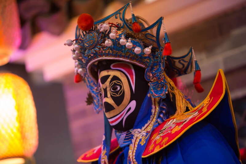 【茨城県内発】 横浜中華街コース料理＆中国伝統芸能「変面ショー」と 三渓園“新緑の遊歩道特別開放” 日帰り2