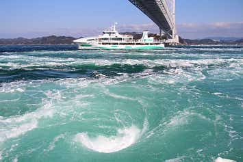 【お得な早割キャンペーン中！4/22まで】さんふらわあで行く！鳴門のうずしおクルーズと大塚国際美術館🚢🚢フェリーで宿泊🚌宿泊バスツアー