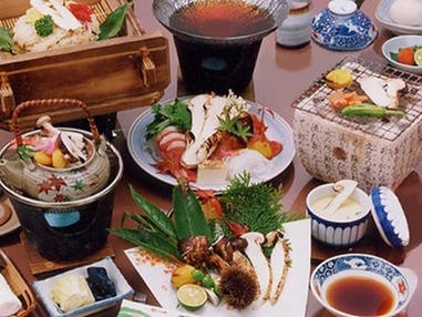 関西発　日帰り　松茸料理＆紅葉狩り　秋の味覚と倉敷散策