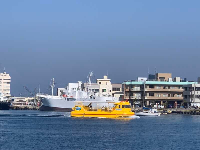 【東京都内発※町田を除く】 おさかな天国！三崎港「にじいろさかな号」で海中さんぽ♪ レトロ商店街食べ歩きとフランス庭園ヴェルニー公園　日帰り2