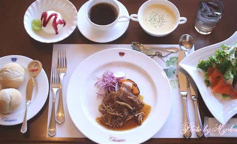 ■６/７岐阜名古屋発もぎたてフレッシュさくらんぼ狩りと初夏の風薫る日本のプロヴァンス山梨のレストラン併設ワイナリー145年の歴史シャンモリワインのランチと桔梗屋信玄餅本社工場へ行く日帰りバスツアー