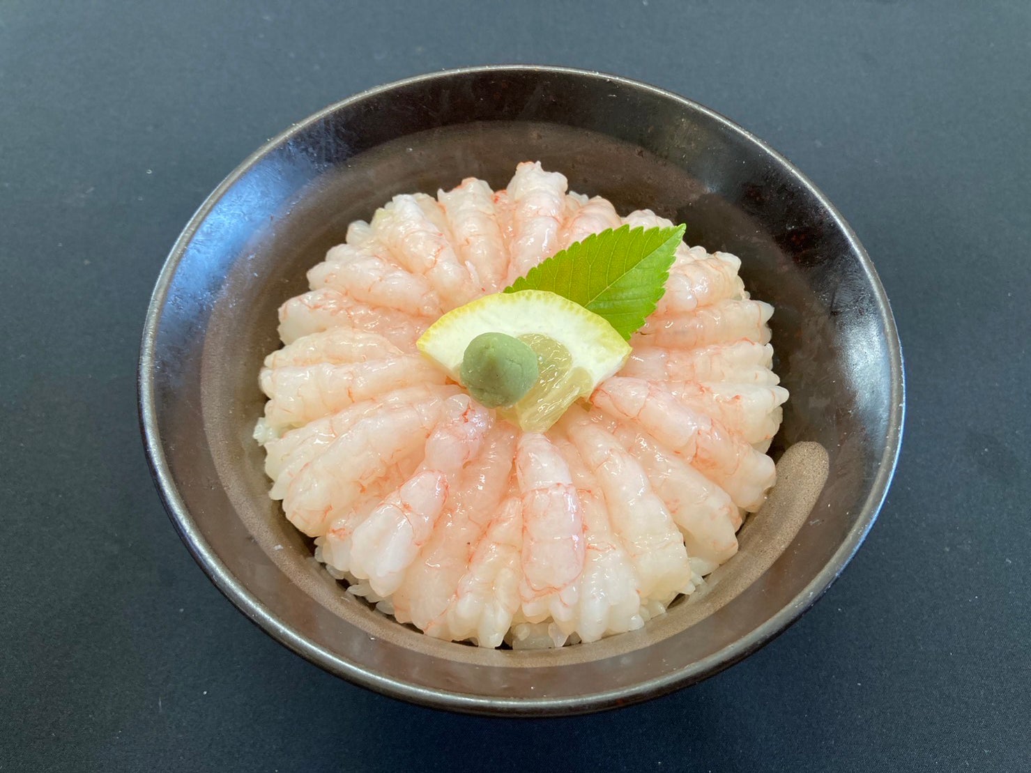 【N：久留米・筑後・柳川・みやま発】 大好評！イセエビまるごと１尾＆贅沢30尾のせ甘エビ丼の昼食と一度は見てみたい絶景・河内藤園 日帰り1