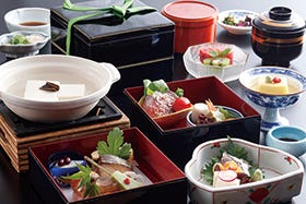 渡月亭でいただく京料理と保津川下り2