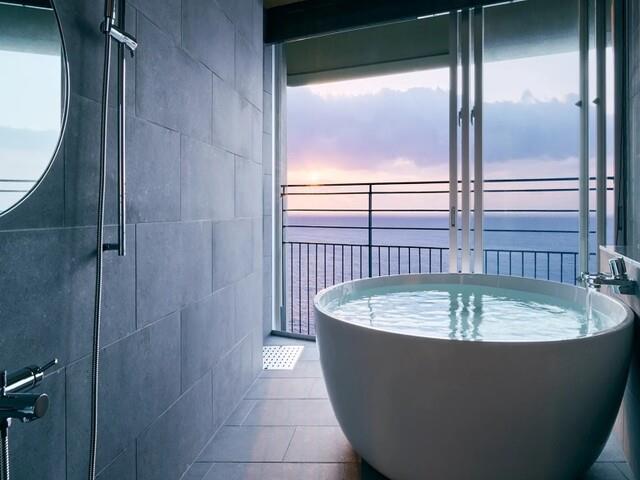 ■往復航空機利用で行く世界遺産「屋久島」≪レンタカー付≫samana hotel Yakushima指定 【60㎡の温泉スイート指定】　2泊3日1
