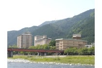 ★飛泉閣または山水閣宿泊プラン★　【名古屋席・春日井車庫発】＊１泊４食付＊第５０回プロが選ぶ日本のホテル・旅館１００選　総合第２位の宿『水明館で下呂温泉冬花火を見よう！』2