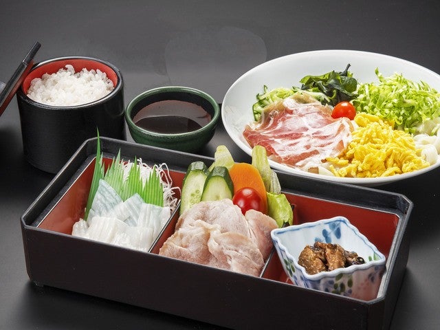 ■＜横浜発＞【山梨】フルーツ大好き！さくらんぼ＆ももＷ狩り！旬の果物食べ放題♪古刹「恵林寺」参拝に「生ハム入りサラダおざらと富士桜ポーク冷しゃぶ膳」のご昼食！試飲付きワイナリーでお買物もお楽しみ♪3