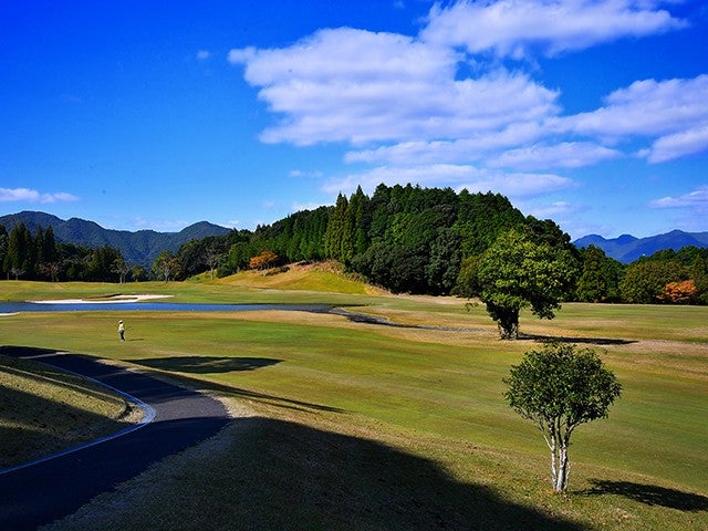 ■【現地払い0円・全行程バス送迎付き】初日に鹿児島高牧カントリークラブ・カートセルフ×2日目に知覧カントリークラブ・カートセルフ 合計2プレイ 鹿児島市内1泊2日1