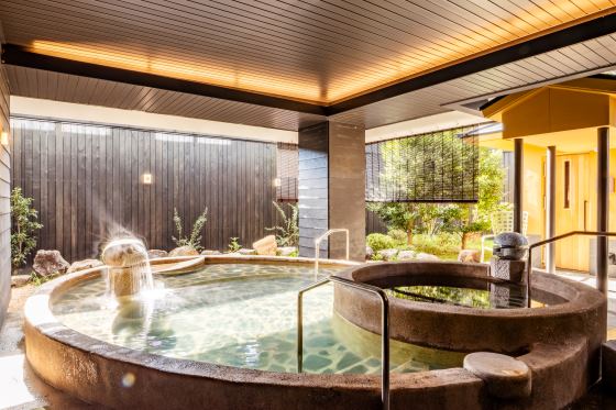 【福岡発／添乗員同行】佐賀県×西鉄 共同開発企画 ☆ 限定12席/本ツアーのみのスペシャルなお土産付き ☆ 西鉄最高級バスGRANDAYS(グランデイズ)で行く 佐賀ラグジュアリーツアー 佐賀の伝統工芸や美食を堪能しながら非日常を体験する特別な旅 〈焼き物好きには必見のツアーです〉 ■嬉野八十八(やどや) コンフォートデラックス／1泊2食付き■3