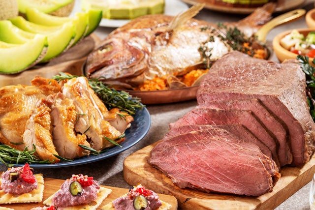 【新宿発】抹茶スイーツ＆メロン食べ放題付き♪アートホテル成田ランチビュッフェ！！水郷潮来あやめまつり＆成田山新勝寺ぶらり散策♪　日帰りバスツアー1