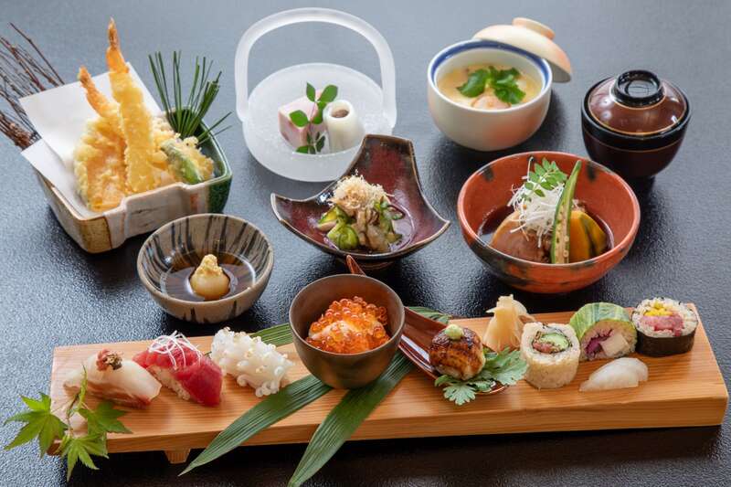 【佐賀・神埼・目達原・中原・鳥栖発】 ONCRI-KARATSUで味わう潮香会席と紫陽花咲く山水画の世界・大川内山＆メロン・桃食べ放題 日帰り1