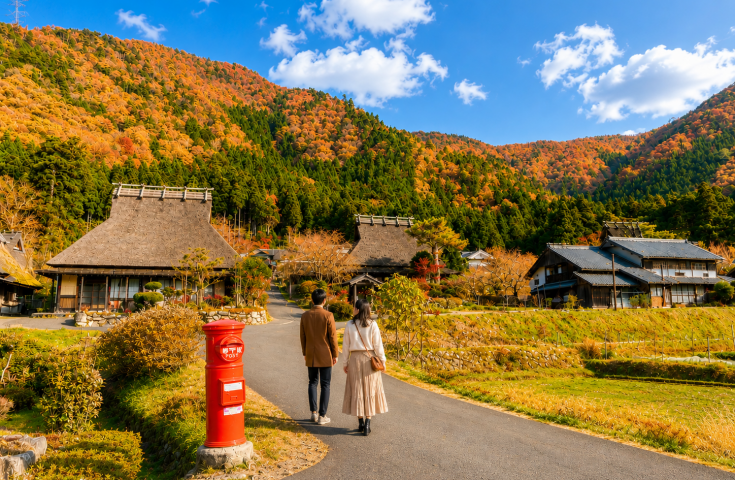 [難波/京都発]日本三景の一つ海の京都天橋立と茅葺屋根のがかわいい美山！昼食はカニ付きの「和食会席料理」をご堪能！フォトジェニックな日帰りバスツアー！(英語語ガイド付)2