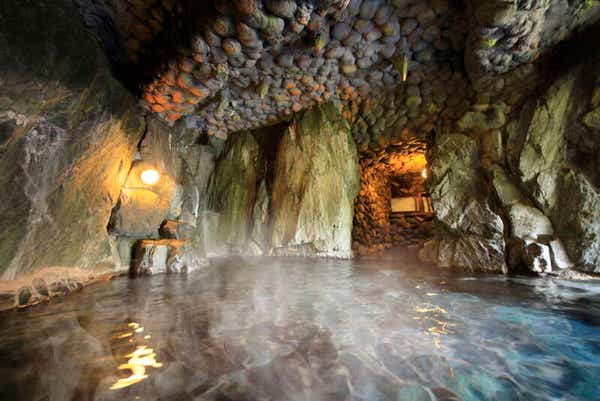 【大阪府内発】 年末懇親会　南信州昼神温泉・名旅館「湯元ホテル阿智川」2日間3