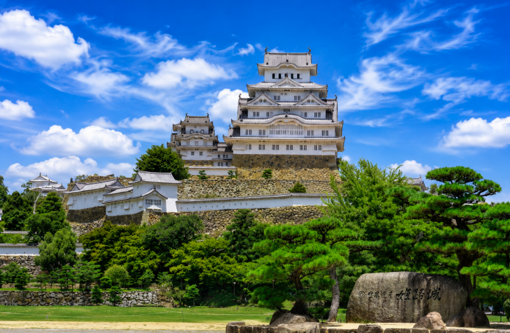 [なんば発]昼食天ぷら豪華セット♪世界遺産「姫路城」と数々の文豪や著名人に親しまれた有馬温泉＆日本でも有数の眺望スポットの六甲山散策日帰りバスツアー(英語ガイド付)1