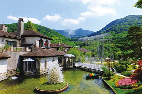 （船室／アスカバルコニーC）【往路：船/復路：新幹線】秋の週末に愉しむ 飛鳥IIIクルーズと当社Sランクホテル箱根「富士屋ホテル」に泊まる5日間　復路新幹線グリーン車利用（JR小田原駅→JR京都駅・JR新大阪駅間）1