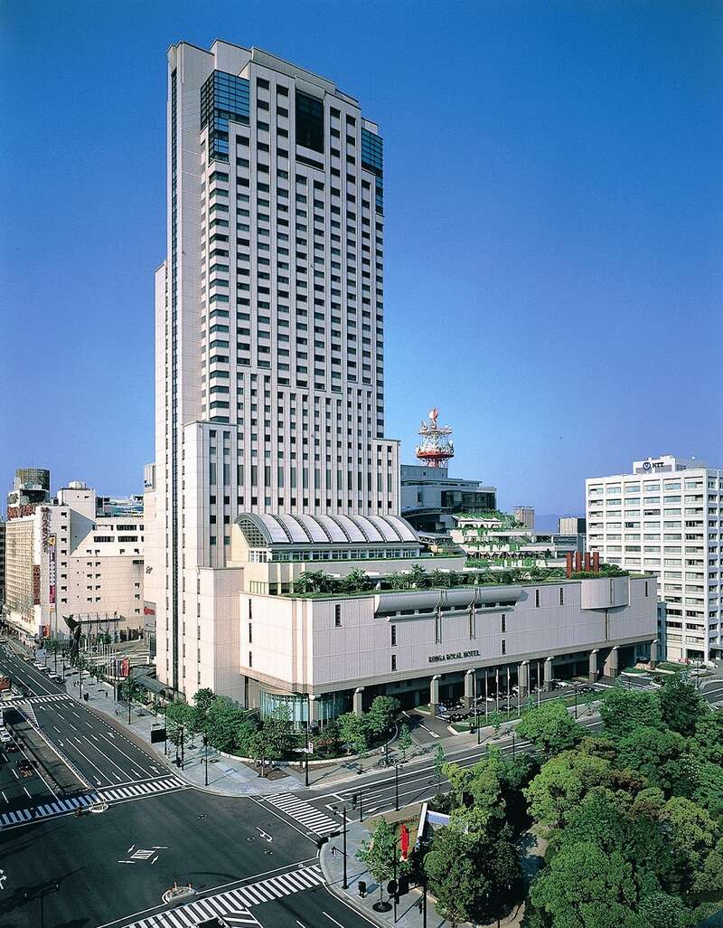 【防府・新山口発】ホテル最上階33階天空の絶景 至福のホテルランチと花と開運めぐり　母の日ツアー　日帰り1