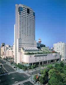 【防府・新山口発】ホテル最上階33階天空の絶景 至福のホテルランチと花と開運めぐり　母の日ツアーin広島　日帰り