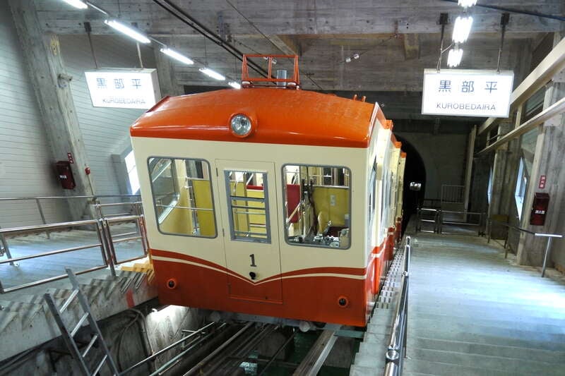 【松本駅発】 標高2450mの室堂平へ！ 立山黒部アルペンルート「扇沢から室堂往復」と迫力の黒部ダム 日帰り3