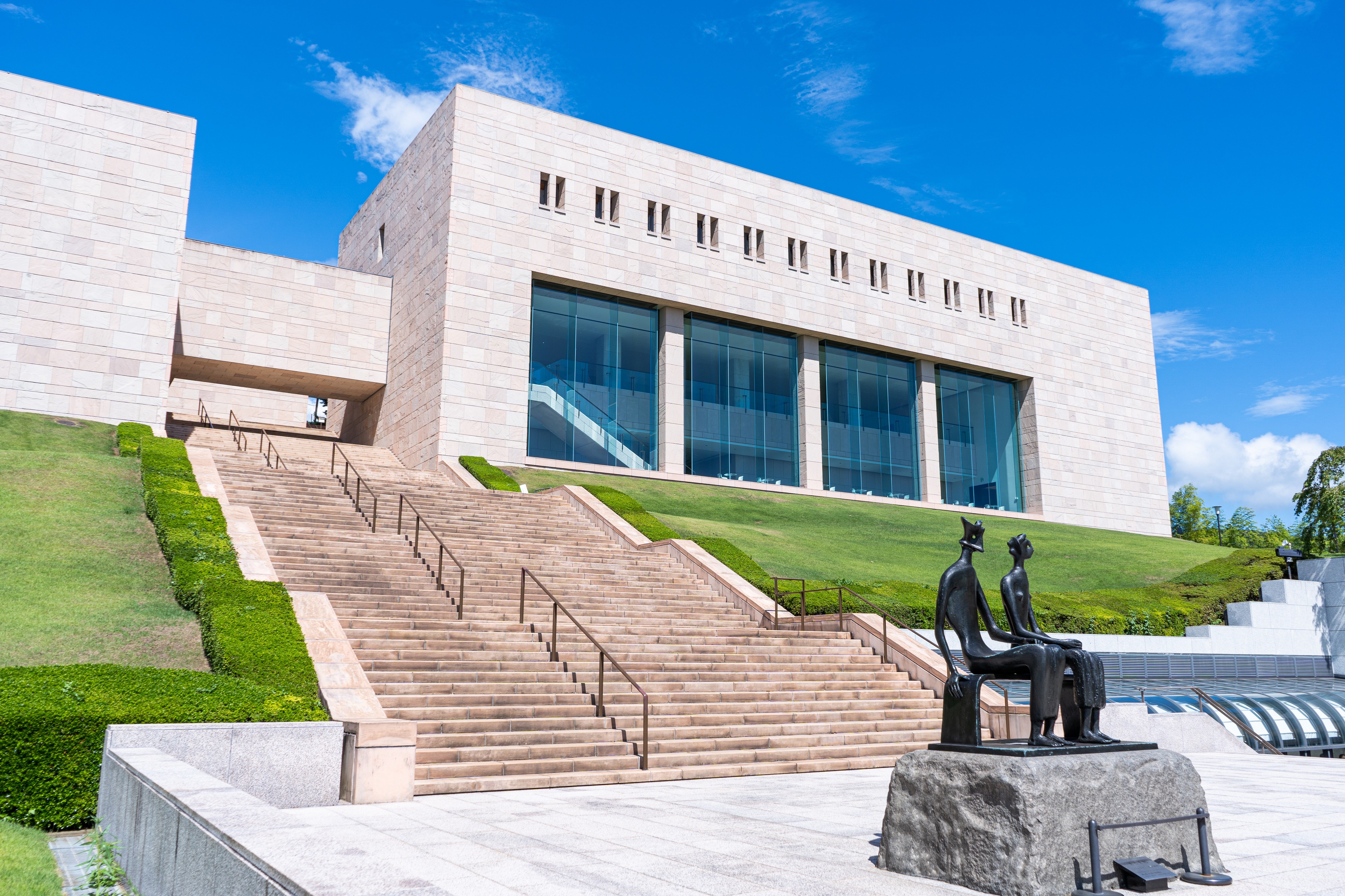 【東京駅・品川駅・横浜駅発】 【列車+観光】楽々！往復踊り子号利用！東海バスフリーきっぷ「熱海１日券」付！今再びの温泉リゾート「熱海」日帰り3
