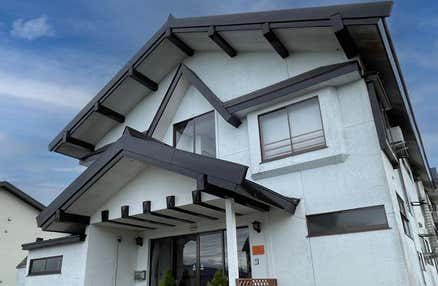 「旅せよ平日！キャンペーン」【往復新幹線指定席で行く】上越国際「ロッヂハヤシ」 1泊2日【滞在中リフト入場券付】！レンタルセット＆ウェア付【夕食・翌朝食付】