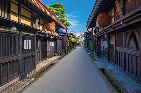 往復JR利用 高山グリーンホテルで牛朴葉味噌焼膳の昼食と高山ぶらり自由散策 日帰り 特急ひだ号利用(名古屋駅⇔高山駅)!ご昼食後は高山散策(約2時間半)♪