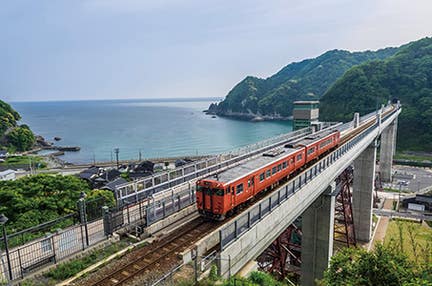 兵庫県(四条大宮・京都)約750g超大ぶりずわいがに会席を食す余部鉄橋「空の駅」湯村温泉街日帰り 全国旅行支援適用ツアー