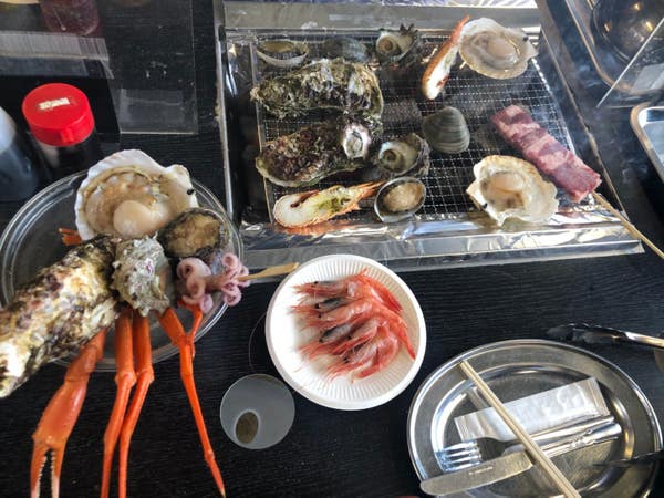 <新宿発・西船橋駅発>食欲の秋!秋刀魚の片手つかみ取り&琵琶ソフトのおやつ付き♪海鮮浜焼き食べ放題に!はちみつかけ放題!酒蔵で日本酒試飲も!味覚の房総食い倒れ、味惑の旅♪